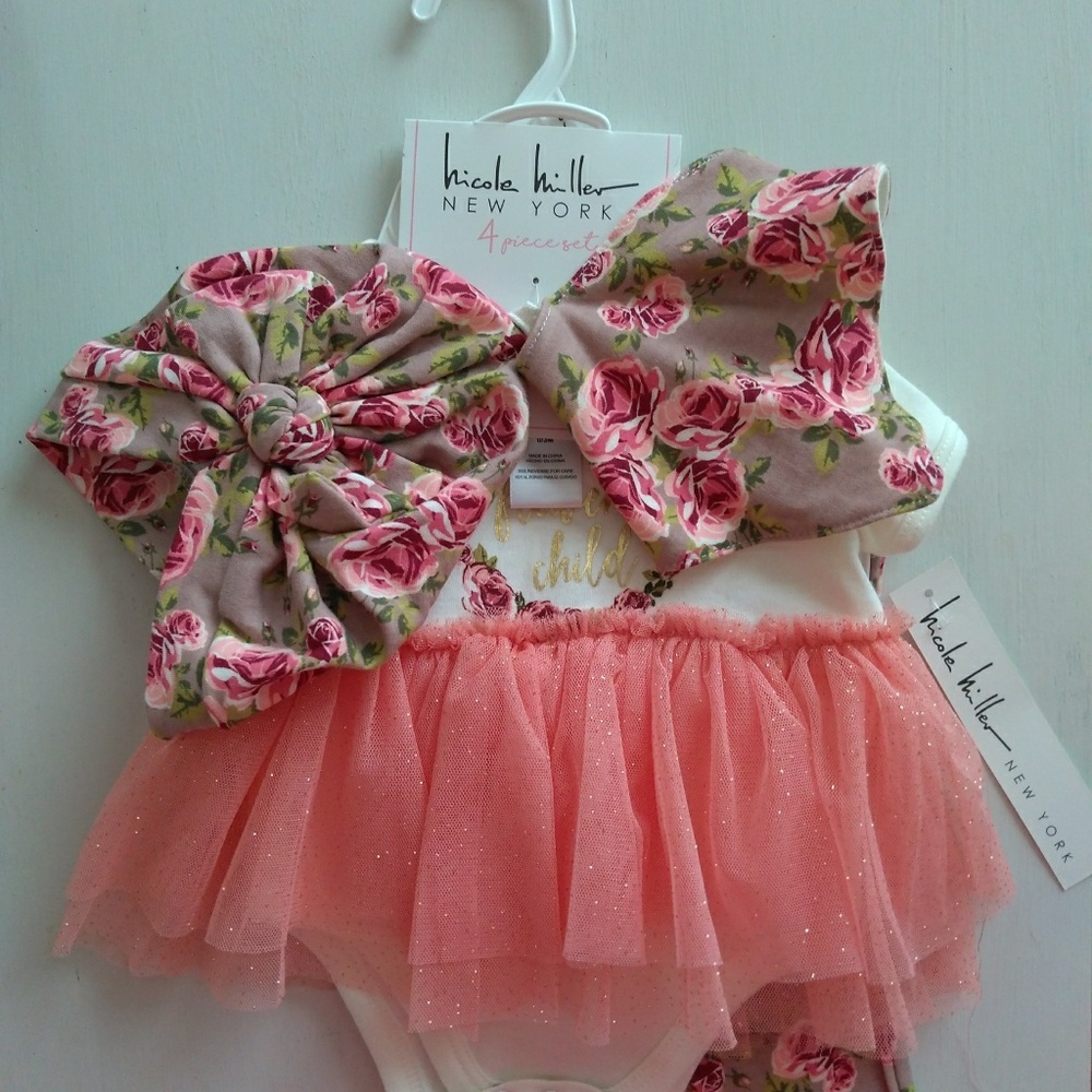NWT 4 piece 0-3 months baby girl outfit